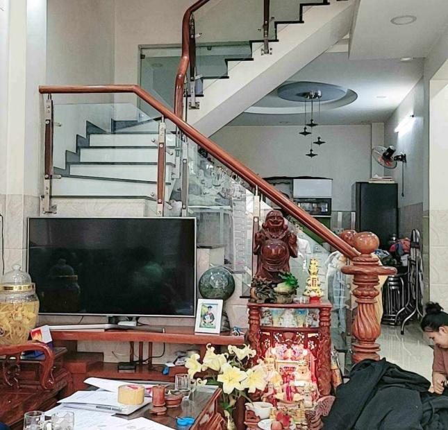 Nóng! Căn nhà Cách Mạng Tháng Tám, Quận 10, 50m2, Giá 4.9 tỷ