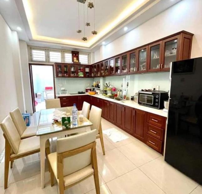 Quận 10 - Hẻm xe hơi 1 trục Cách Mạng Tháng Tám 2 tầng Giá 6 tỷ