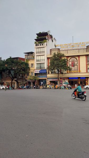 Bán Khách Sạn Mặt phố gần chợ Hàng Da 150m2, MT 8M, 8T, gần 30P Kinh Doanh giá hơn 100 tỷ