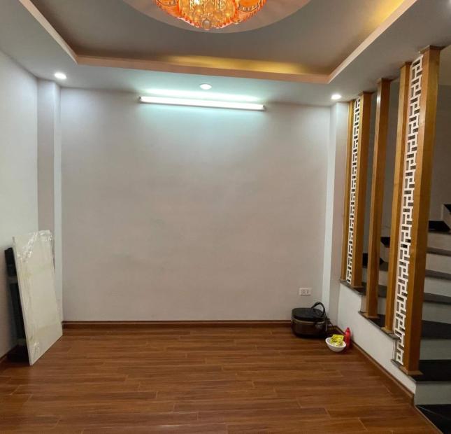 Bán nhà ngõ 236 Khương Đình 42m x 5 tầng, mt: 3.5m, ô tô nhỏ đỗ cửa, chỉ hơn  4 tỷ