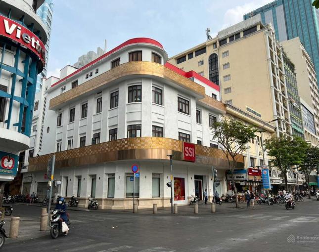 Bán siêu biệt thự VIP ngay phố đi bộ 72 Nguyễn Huệ, DT 18x26.3, căn góc, 4 tầng, giá 1996 tỷ