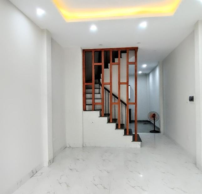 Bán nhà  Mậu Lương-Hà Đông,  Dt 40m2, View hồ, sân chơi thoáng. ôtô đỗ gần, giá 4.xx tỷ.Lh 0984672007