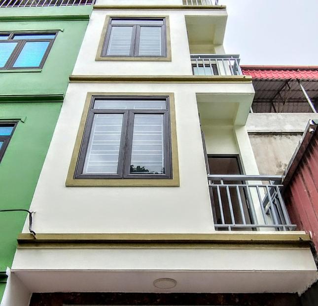 Bán nhà  Mậu Lương-Hà Đông,  Dt 40m2, View hồ, sân chơi thoáng. ôtô đỗ gần, giá 4.xx tỷ.Lh 0984672007
