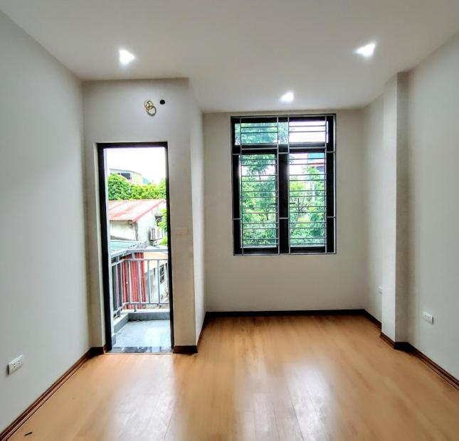 Bán nhà  Mậu Lương-Hà Đông,  Dt 40m2, View hồ, sân chơi thoáng. ôtô đỗ gần, giá 4.xx tỷ.Lh 0984672007