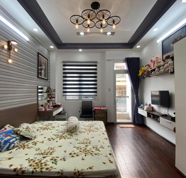 Nhà ngang 4m dài 12m Hẻm rộng CMT8 Quận 10 Giá 5.6 tỷ