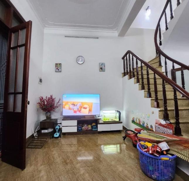 bán nhà ngõ 38 Xuân La (Tây Hồ) - cạnh ĐH Nội Vụ - 39m2 giá 3,9 tỷ