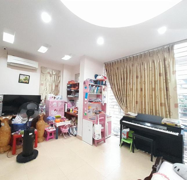 PHÂN LÔ TRẦN QUANG DIỆU, ĐỐNG ĐA, Ô TÔ, KINH DOANH, 45M, 7t, MT 4.2M, NHỈNH 16 TỶ, 0937651883