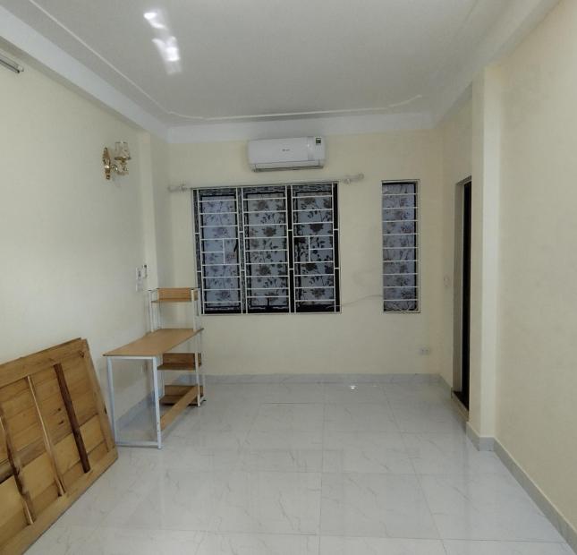 Bán nhà 5T tại Cầu Am-Vạn Phúc-Hà Đông. Ba bước chân ra phố ẩm thực, giá 4,45 tỷ. Lh 0984672007