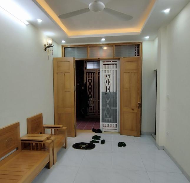 Bán nhà 5T tại Cầu Am-Vạn Phúc-Hà Đông. Ba bước chân ra phố ẩm thực, giá 4,45 tỷ. Lh 0984672007
