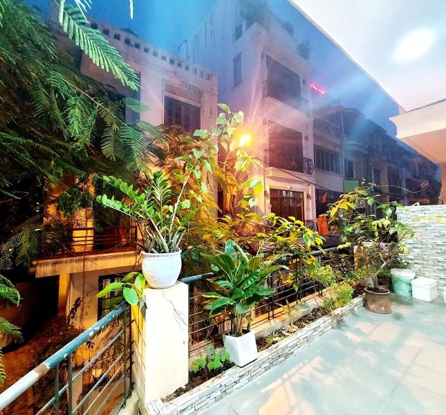 Bán nhà Lô góc Giải Phóng Thanh Xuân 38m 4 tầng phân lô ô tô đỗ cửa nhà đẹp ở ngay nhỉnh 7 tỷ