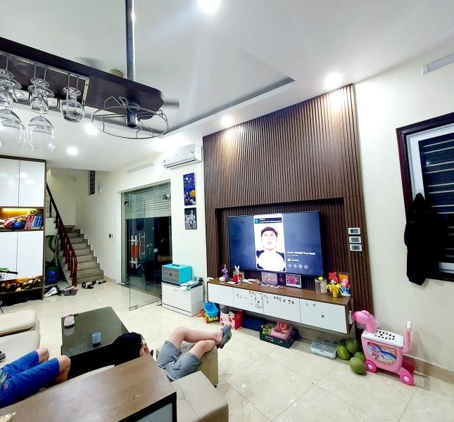 Bán nhà phân lô Giải Phóng Thanh Xuân 38m 4 tầng ô tô vào nhà nhà đẹp ở ngay nhỉnh 7 tỷ 0817606560