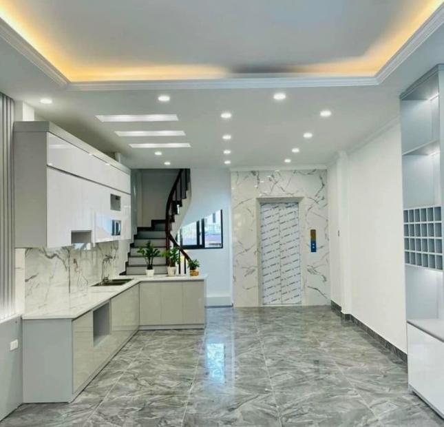 Bán nhà P Nghĩa Tân, DT 50m2 x 7 tầng thang máy, 3 bước ra Phố - Nhỉnh 7 tỷ