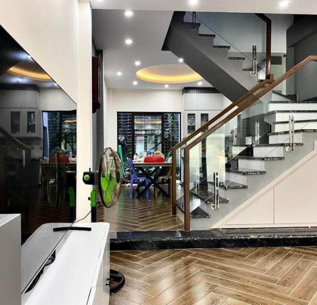 BÁN NHÀ  Nguyễn Xuân Khoát  gần đại phố hàng xóm ngoại giao đoàn 65 M 5TẦNG 7.4TỶ