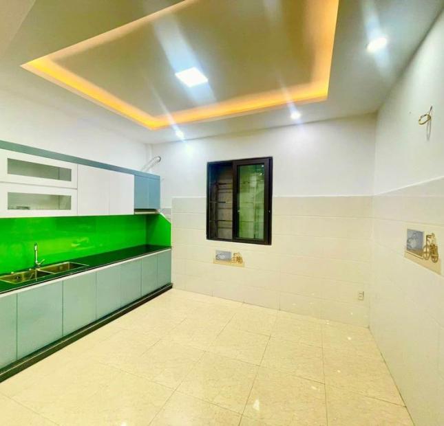 Bán nhà  Phạm Văn Đồng - 70m2 -7 Tầng – 12.6 tỷ, lô góc Ô tô Tránh Vỉa Hè.