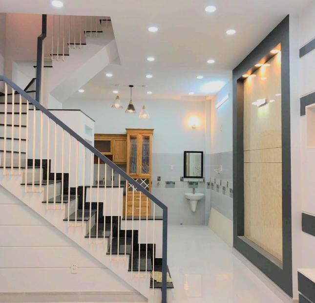 Bán nhà Lê Quang Định Gò Vấp, gần 40M2 ngang 4.25M , 2PN chỉ nhỉnh 3tỷ