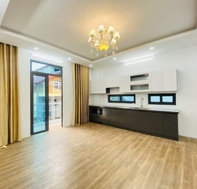 BÁN NHÀ ĐỐNG ĐA, MẶT PHỐ PHỐ TÔN ĐỨC THẮNG 46M, 2T, MT 8M, VỈA HÈ ĐÁ BÓNG, KINH DOANH ĐỈNH, 17 TỶ.