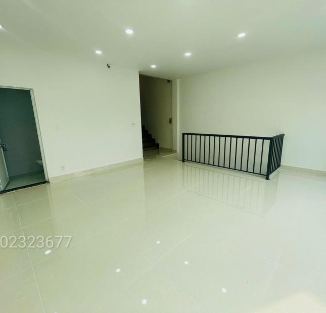 Bán Gấp nhà Mới Mặt tiền đường Cao Đạt - Trần Bình Trọng - (6X14m) - 5 tầng mới