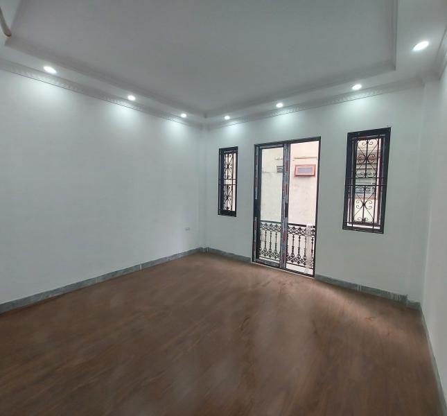 Bán nhà Vũ Xuân Thiều,Long Biên 5 tầng 60m2,Mt4.2m ,thang máy chỉ 6 tỷ