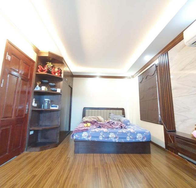 Trung Kính - Nhà đẹp 5 tầng, 6 ngủ mới bóc tem, Cách phố 30m - Khu VIP Cầu Giấy