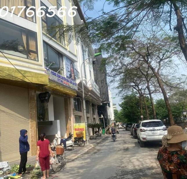 Bán đất tặng nhà, View hồ Phương Liệt, Phố  Phan Đình Giót 68m x 3T, Giá hơn 10 tỷ.
