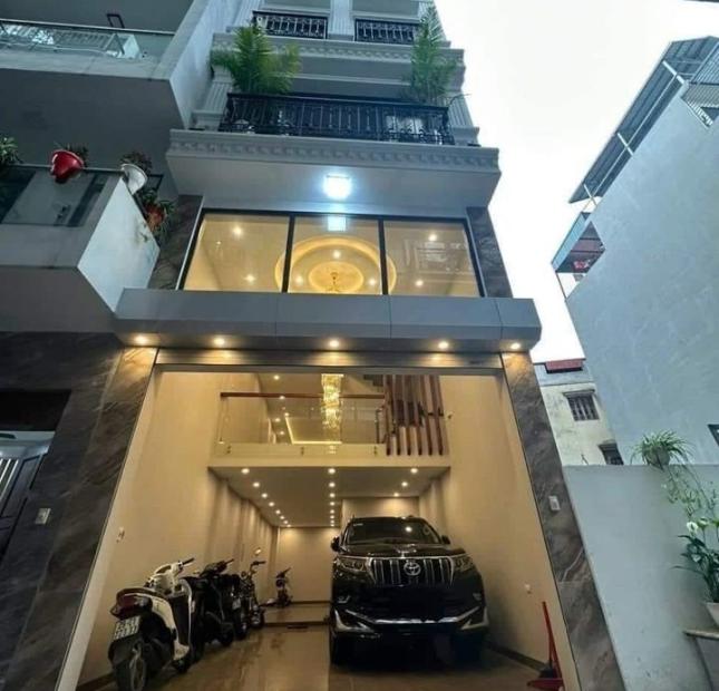 Bán nhà Vạn Bảo, Ba Đình, dt 68m, nhà khu phân lô, 2 mặt ngõ, ô tô vào nhà. Giá 11 tỷ
