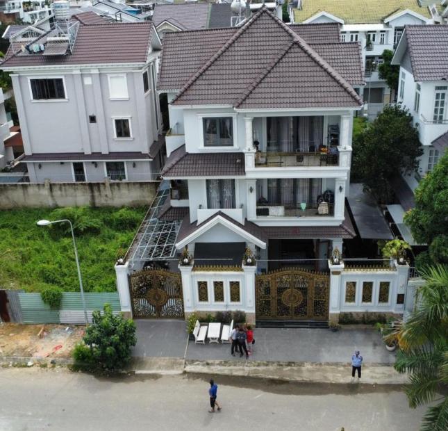 Biệt Thự đường Đặng Thùy Trâm - Phạm Văn Đồng - quận Bình Thạnh View sông TP sài thành cực rẻ 