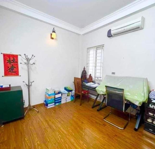 💥💥💥💥 KHƯƠNG TRUNG - NHÀ ĐẸP 4 T -36M2 - 4 TỶ - ĐI BỘ RA HỒ ĐẦM HỒNG 💥💥💥💥