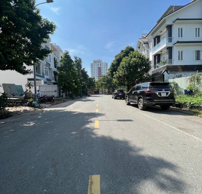 Bán nhà phố Bùi Tá Hán, 4x20m, 17.5 tỷ, khu an ninh, đường đẹp rộng