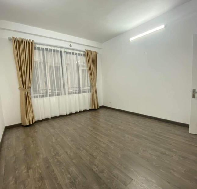 Bán nhà ngõ 27 Võ Chí Công, 42m2 5 tầng, 4 phòng ngủ, full nội thất, cách chỗ để ôt 30m, nhỉnh 4 tỷ