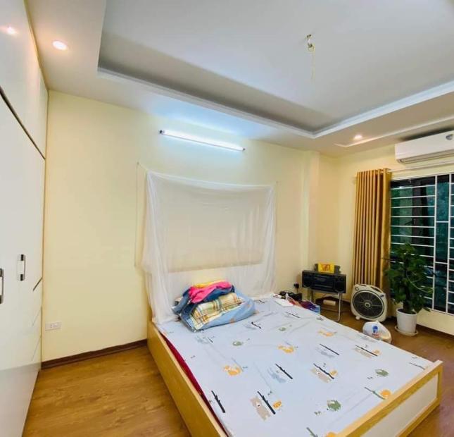 Bán nhà ngõ 27 Võ Chí Công, 42m2 5 tầng, 4 phòng ngủ, full nội thất, cách chỗ để ôt 30m, nhỉnh 4 tỷ