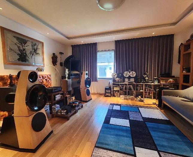 biệt thự sân vườn Long Biên, 180m x 4tầng, mặt tiền 6.1m, phân lô ôtô tránh