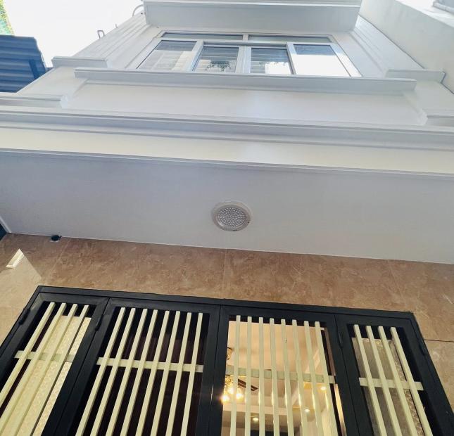 Chính chủ bán nhà ngõ 444 Thuỵ Khuê - Ngõ to  trải nhựa - 5 tầng 3 ngủ ở ngay - 3 thoáng - Giá