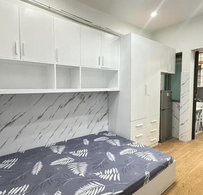 HIẾM!Bán căn hộ tập thể ĐH Sư Phạm phố Trần Quốc Hoàn, Cầu Giấy, 70m2, 2 ngủ, giá 2,15 tỷ