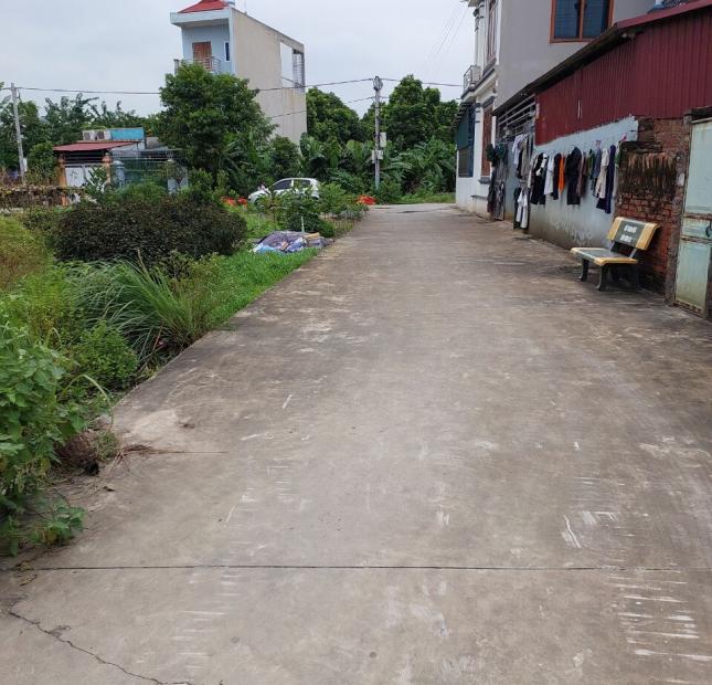 Bán đất 100m, 2 mặt tiền Thị Trung, Đình Dù, đường rộng ô tô vào Lh 0828218468.
