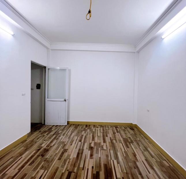   Bán nhà Ngọc Trục-Đại Mỗ, duy nhất 1 căn 30m2x5T, gần chợ Ngọc Trục, ôtô cách 20m, giá 3 tỷ. Lh 0984672007