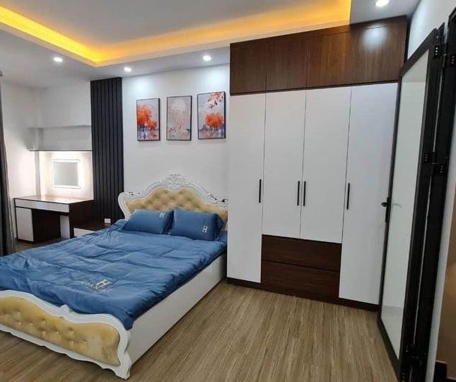 Hạ Sốc 500tr, Bán Nhà Nguyễn Văn Cừ, Ngọc Lâm, 65m2, MT5m, Lô Góc, GARA Ô TÔ, Kinh Doanh