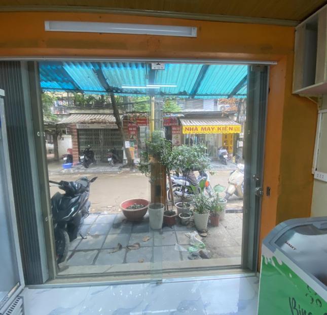 Cần sang nhượng cửa hàng tại 108 nhà E8 tập thể Thanh Xuân Bắc