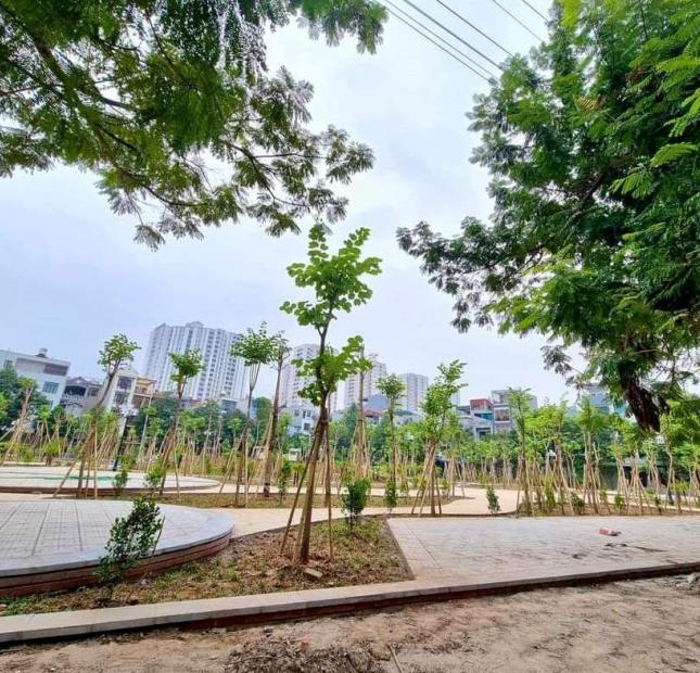Tôi bán nhà LK8 LK10 khu Hàng Bè, Mậu Lương view công viên 55m2x5T chỉ 7.38 tỷ. LH 0989.62.6116
