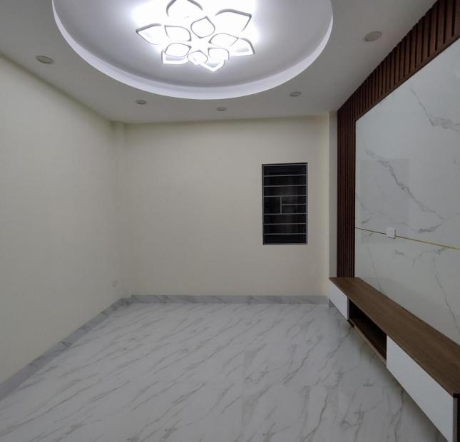 Bán nhà Mậu Lương gần Xa La–Hà Đông. 38m2x4,5T, giao thông thuận tiện, an sinh đỉnh. Giá hơn 3 tỷ. Lh 0984672007.