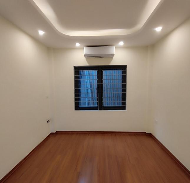 Bán nhà Mậu Lương gần Xa La–Hà Đông. 38m2x4,5T, giao thông thuận tiện, an sinh đỉnh. Giá hơn 3 tỷ. Lh 0984672007.