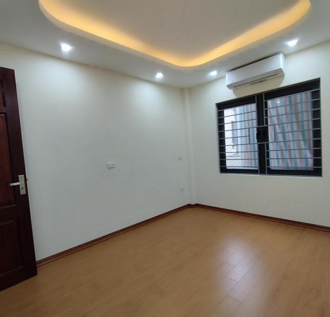 Bán nhà Mậu Lương gần Xa La–Hà Đông. 38m2x4,5T, giao thông thuận tiện, an sinh đỉnh. Giá hơn 3 tỷ. Lh 0984672007.
