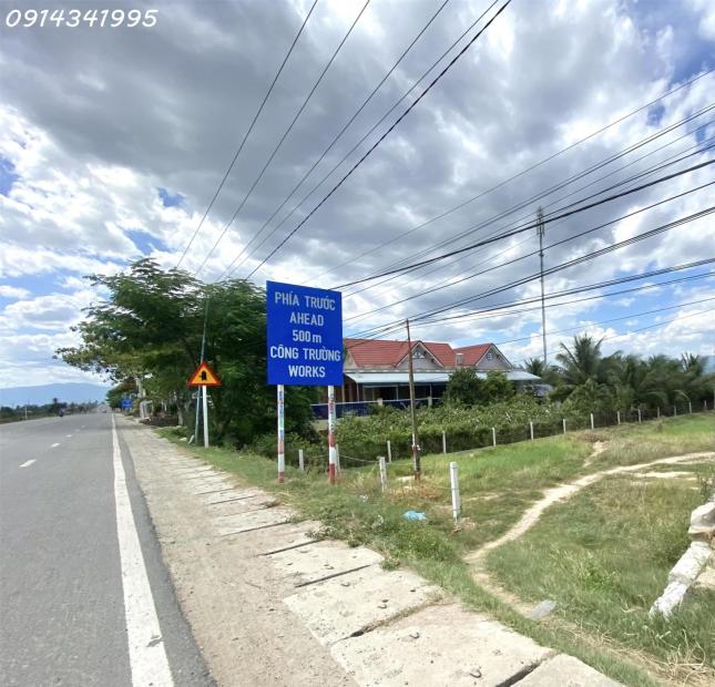 Mặt QL27 (PR - Đà Lạt); 200m tới cao tốc, DT 20x50m, sân bay Thành Sơn 5km, cách biển 12Km