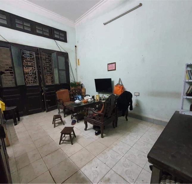 Bán Nhà Phố Hoàng Cầu Quận Đống Đa. Sổ 55m Thực Tế 65m Mặt Tiền 5m Nhỉnh 15 Tỷ. Cam Kết Ảnh Thật