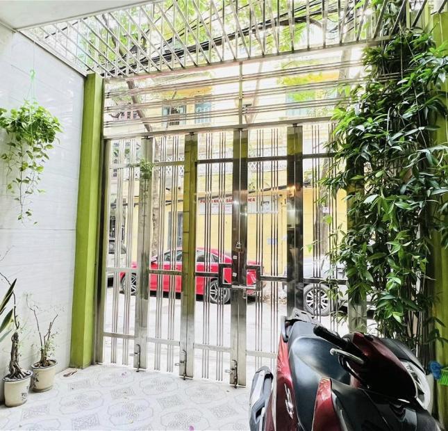 Bán Nhà Phố Hoàng Cầu Quận Đống Đa. 50m Xây 5 Tầng Mặt Tiền 4.1m Nhỉnh 14 Tỷ. Cam Kết Ảnh Thật Mô