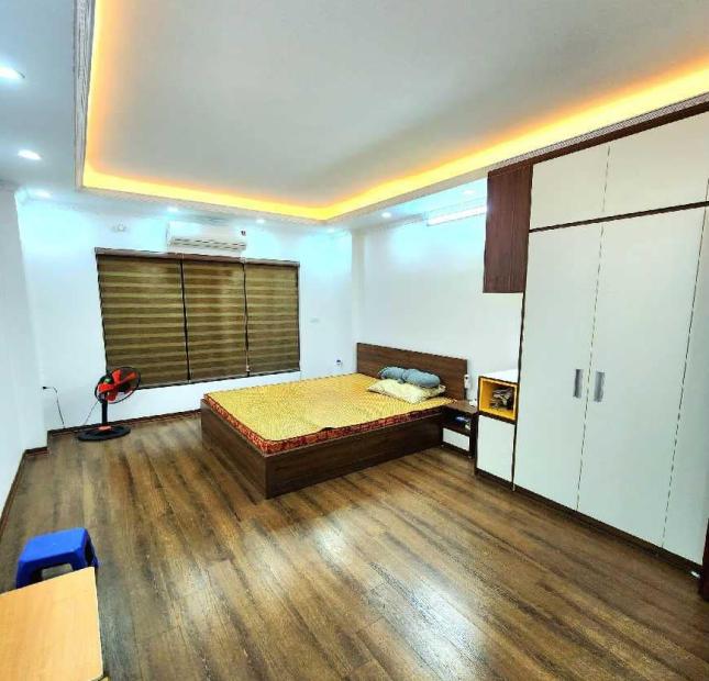 [GẤP] Bán nhà Hồ Tùng Mậu 30m MT 3,7m - Ngõ nông gần phố - Full nội thất - 3 gác đỗ cửa