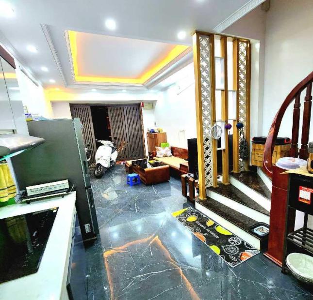 [GẤP] Bán nhà Hồ Tùng Mậu 30m MT 3,7m - Ngõ nông gần phố - Full nội thất - 3 gác đỗ cửa