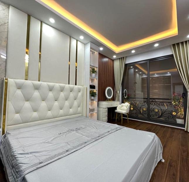 Bán nhà 5 tầng Phố Vương Thừa Vũ  gần Ngã tư sở