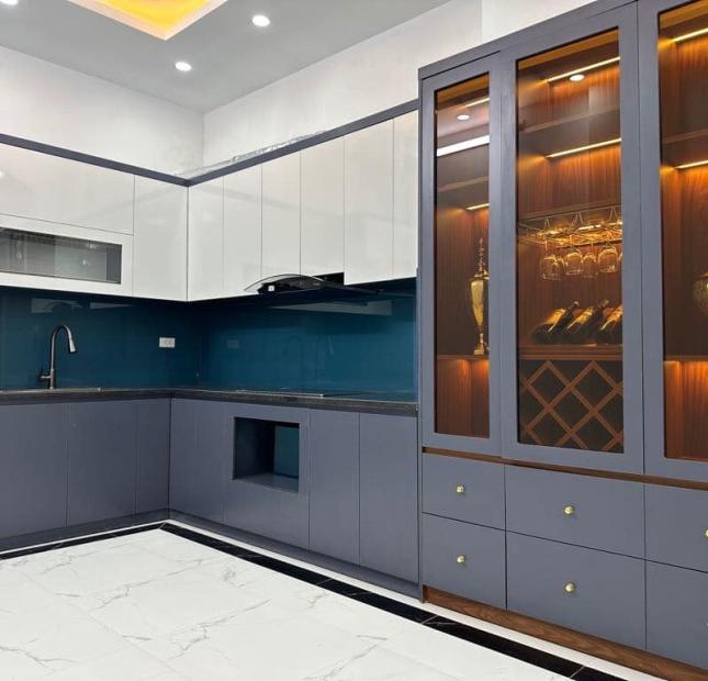 Bán nhà 5 tầng Phố Vương Thừa Vũ  gần Ngã tư sở