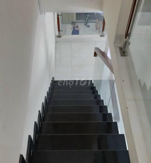 Nhà Hẻm 576 Lê Hồng Phong, 3 tầng 3PN