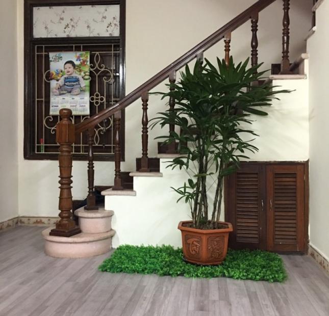 Tìm Khách Thuê Căn Nhà KD phố Chùa Láng, quận Đống Đa